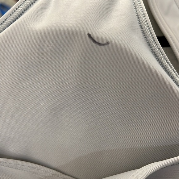 NW Under Armour Gray Sports Bra Moisture-Wicking Racerback - Picture 4 of 8
